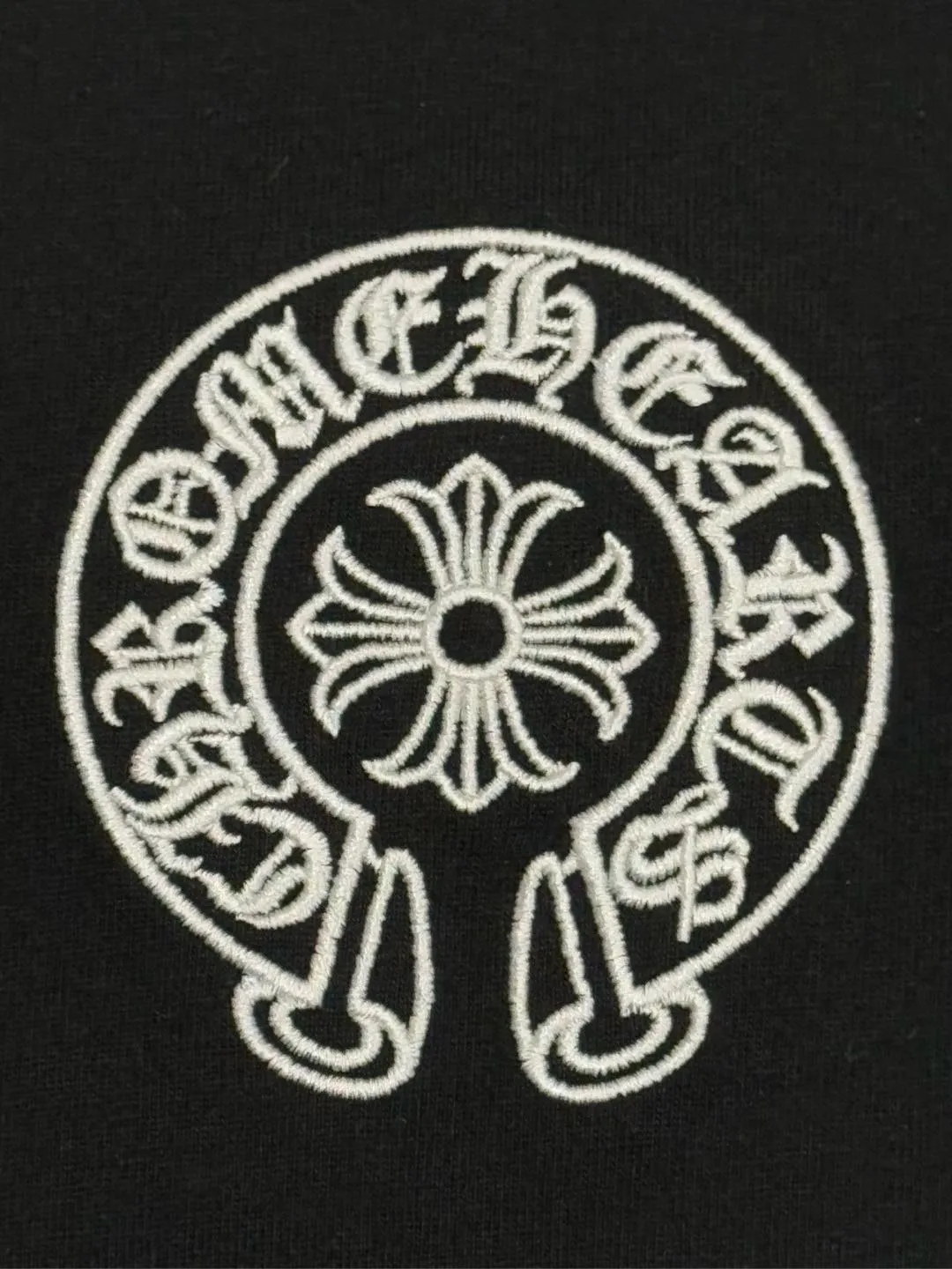 🅿️190 [High quality] Chrome hearts ss25 new first release latest short-sleeved round neck t-shirt, high-end customization, avant-garde and fashionable design! The brand logo is applied to the front and back cuffs using 100,000 needle embroidery techniques. High-end customized 280g fabric. Soft to the touch. Comfortable to wear. Exquisite stitching. Fine workmanship. The upper body effect is incomparably handsome! Same style for men and women, color: white, black size: S to xL